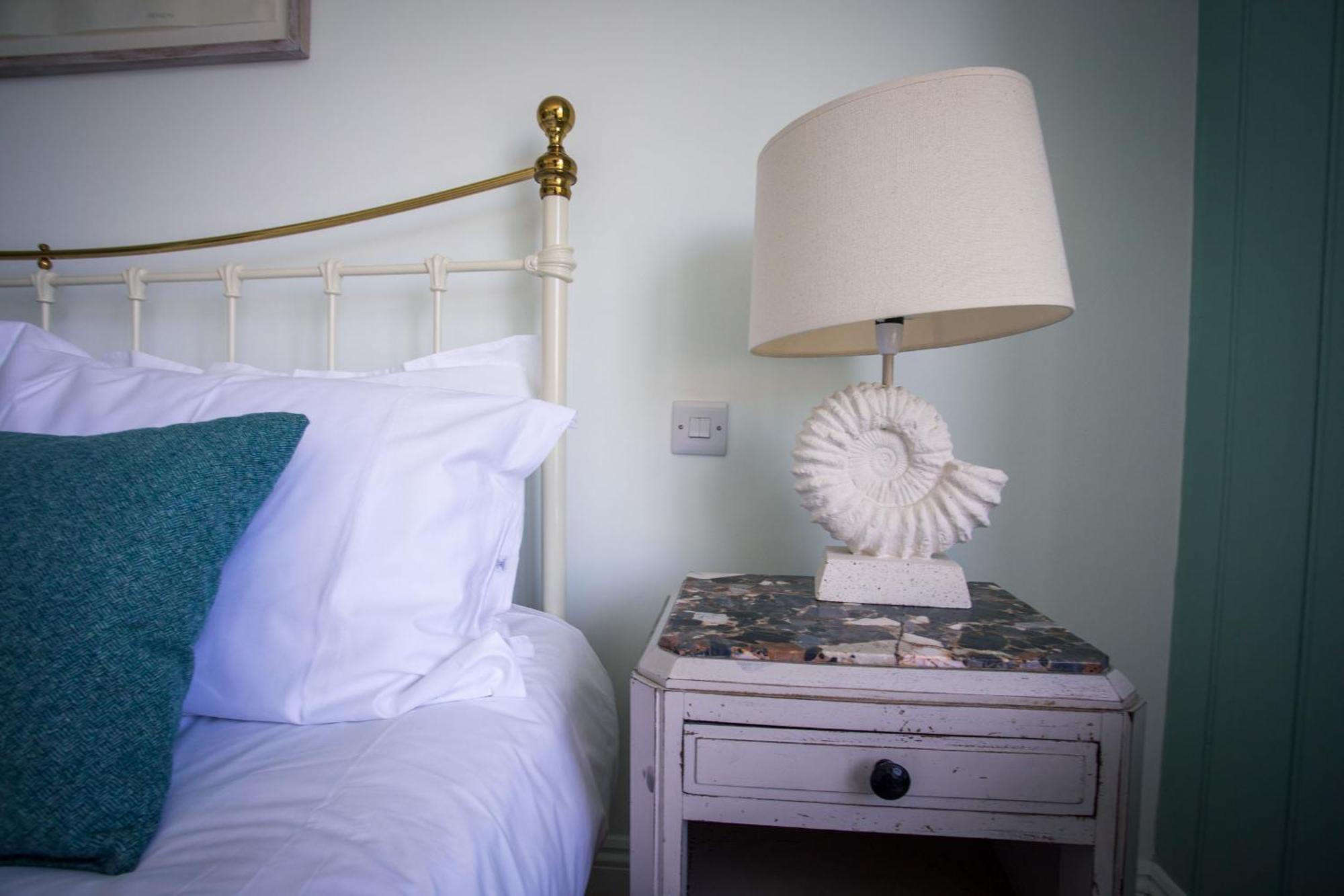 Lulworth Cove Inn Esterno foto